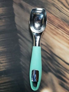 Classic Ice Cream Scoop, Aqua Sky, Turquoise Grip - Picture 1 of 5