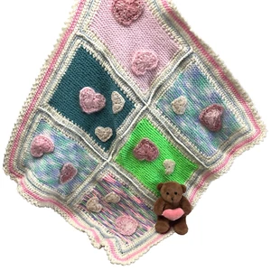 Handmade Crochet Knit Baby Blanket Throw Pram Cover Heart Applique Homemade - Picture 1 of 10