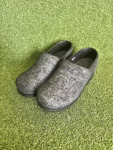 Sanita Black W Silver Scribble women’s clogs size 37 US 6.5 - Picture 1 of 10