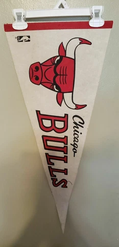 CHICAGO BULLS NBA VINTAGE PENNANT WITH HOLDER 6/29/21 Cover
