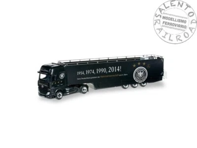 HERPA 121590 卡车 梅赛德斯-奔驰 11 尺寸 'Weltmeister 卡车 2014" 带课程 — 第 1/2 张图片