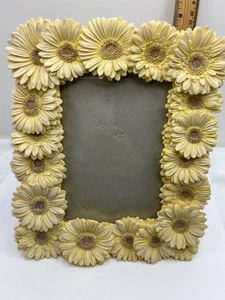Heavy Daisy Picture Frame Resin Flower Holds 4.5” X 5.5” Approx Photo Frame - Picture 1 of 5