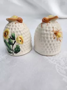 Vtg Japan Bee Hive Primitive Salt Pepper Shakers Ceramic Flower Honeycomb W/Cork - Picture 1 of 8