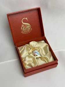 Thimble Rare Vintage Staffordshire Enamels Floral Design Thimble in Original Box - Picture 1 of 8