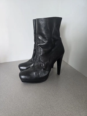 Stuart Weitzman Womens Stylish Classy  Black Leather Boots size 8M GUC - Image 1 of 4