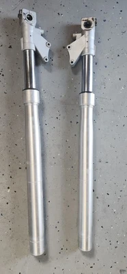 Horquillas delanteras Hyosung Gv650 650 Gv 06 OEM usadas de fábrica. Bonito Foto 1 de 4