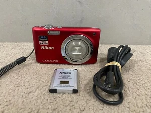 Nikon Coolpix S2700 16.0 MP Compact Digital Camera Red w/ Charger + Battery - Picture 1 of 9