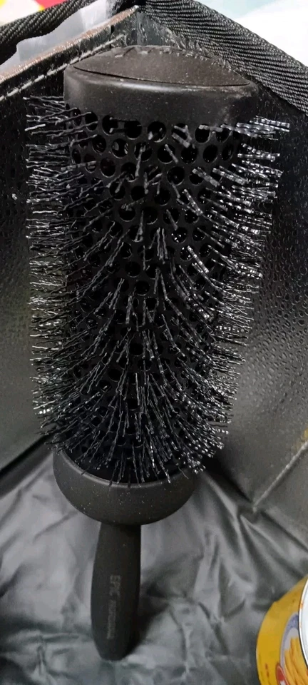 J&d Beauty Wet Pro Epic BLOWOUT Brush Black