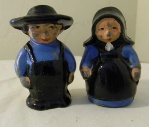 VTG AMISH PENNSYLVANIA DUTCH GIRL & BOY SALT AND PEPPER SMALL 2.5" TALL SHAKERS - Picture 1 of 7
