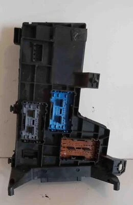 Dakota 2005 4,7 L AT ID caja de fusibles del motor 04839703ah usado OEM Foto 1 de 4