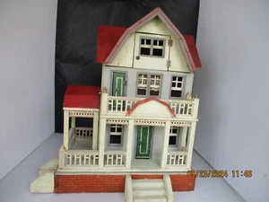 Casa delle bambole alta 17" Gottschalk tetto rosso con ascensore - Foto 1 di 12