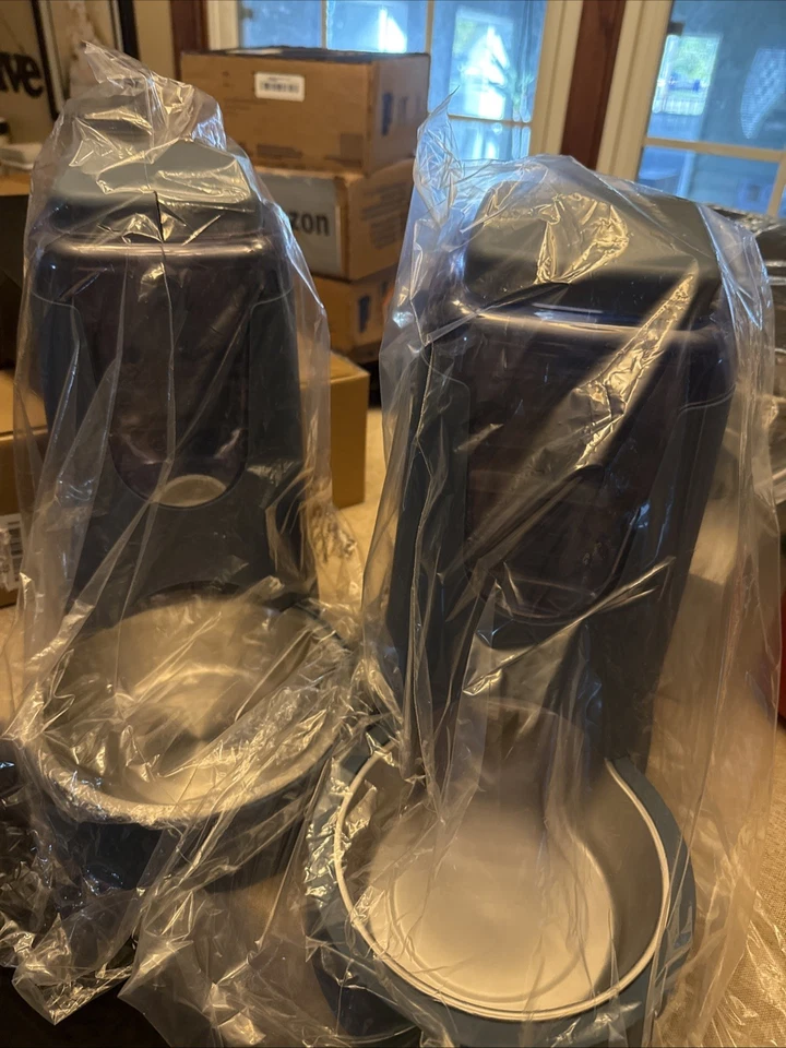 Paquete de 2 comederos automáticos de alimentos para mascotas dispensadores de agua y juego de riego de acero inoxidable Foto 1 de 3