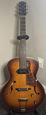 Godin 5th Avenue Kingpin P90 Cognac Burst - Image 1 of 4