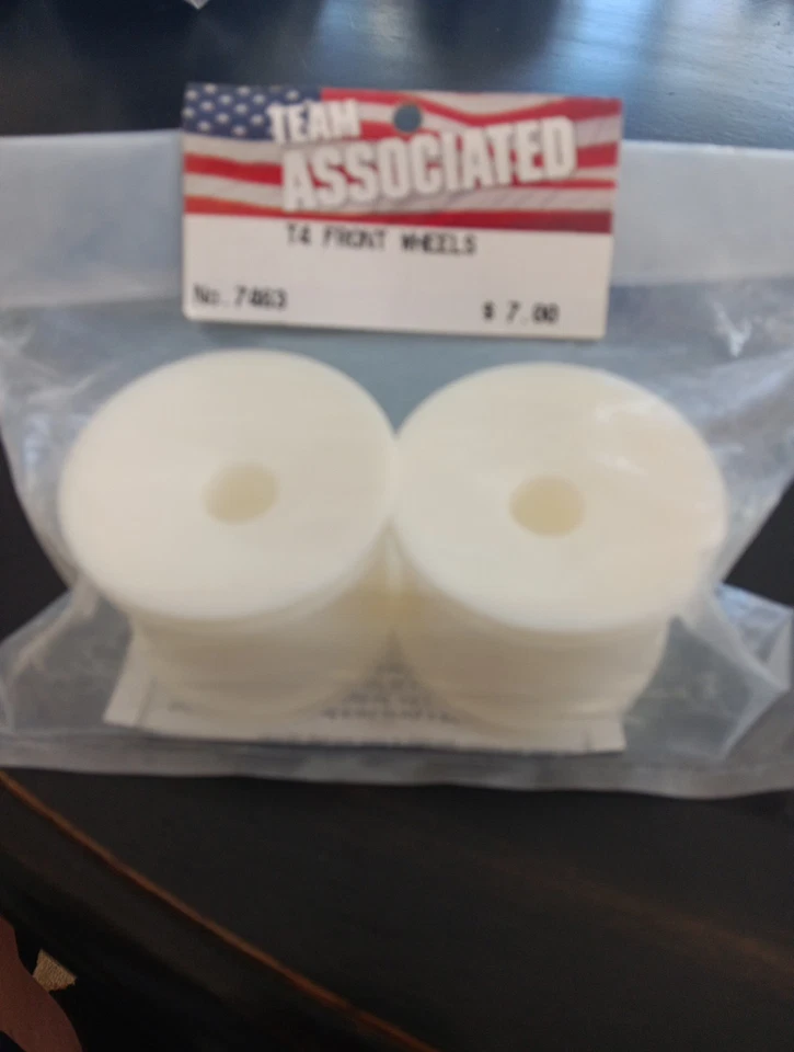 Team Associated T4 Front Wheels NIP - Image 1 of 1