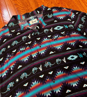 Camisa de campamento Wrangler Western Cowboy a presión para hombre XL estampado de armadillo del suroeste Foto 1 de 4