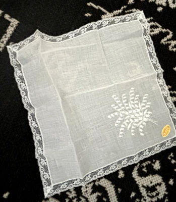 Винтажный 11 «SQ хлопок носовой платок носовой платок носовой платок белый вышитый Lily Valley кружева свадьбы - Изображение 1 из 4