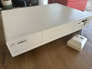 Commodore Amiga 1000 i mysz czołgowa - przetestowane i działające - edycja 120V - Zdjęcie 1 z 17