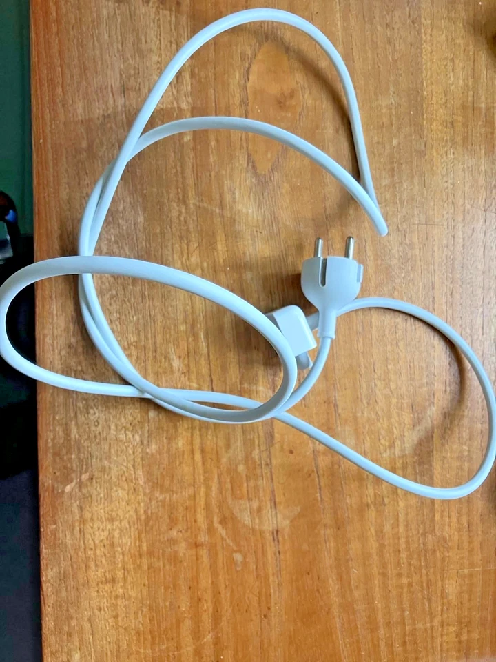 Power Cord for MAC computer with EU plug - Image 1 of 1
