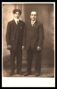 RPPC Duluth MN Gust Landin Studio 2 hombres retrato AZO parte posterior dividida foto postal - Imagen 1 de 2