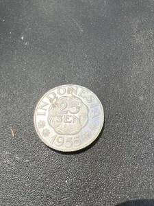 Vintage 1955 Indonesia 25 Sen Coin Aluminium Currency Collectible - Picture 1 of 3