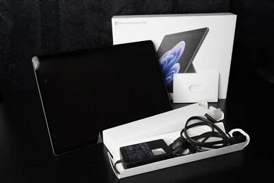 Microsoft Surface Pro 9 13" (256GB SSD, Intel Core i5 12th Gen., 4.40 GHz, 8GB - Image 1 of 4