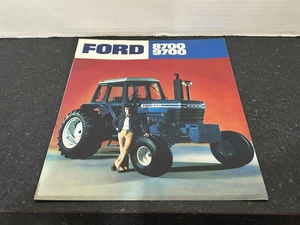 Ford 8700 9700 Tractor Farm Advertising Sales BORCHURE - Picture 1 of 3