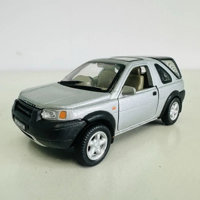 Литая под давлением серебристая модель Land Rover Freelander Hongwell масштаб 1:43 - Изображение 1 из 3