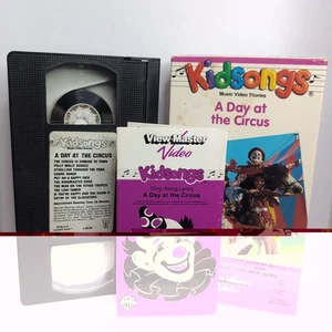 Kidsongs - A Day at the Circus (VHS) - Picture 1 of 1