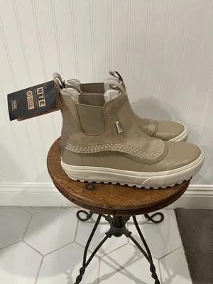 男式全新范斯 MTE 标准中码 CHELSEA。 防水拖鞋。 KHAKI. 9.5 码 — 第 1/4 张图片