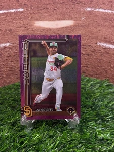 2025 Topps Series 1 Pink Foilboard Michael King #195 - Picture 1 of 2