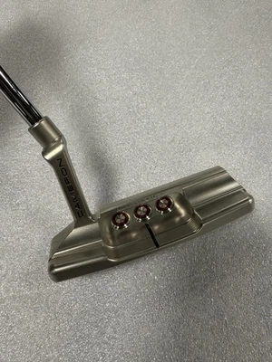 Scotty Cameron Newport 2 Special Select 35 RH W Head Cover Excellent Condition - Image 1 of 4
