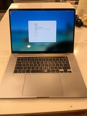 Portátil Apple MacBook Pro 15,4" (1 TB SSD, Intel Core i7 7ª generación, 2,90 GHz, 16 GB) Foto 1 de 4