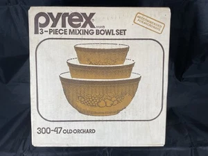 UNOPENED Vintage Pyrex Old Orchard 3 Pc Nesting Round Mixing Bowl Set 300-47 NOS - Picture 1 of 8