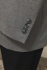 JOS A BANK MENS GRAY CHECK SPORT COAT JACKET BLAZER 100% WOOL SIZE: 44L - Picture 1 of 12