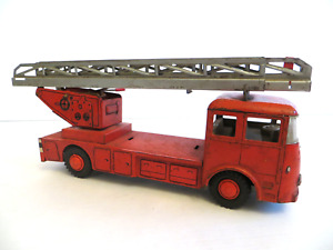 Tippco Feuerwehr-Leiterwagen TC418, Büssing LU-Kabine mit Plexiglas-Scheibe.