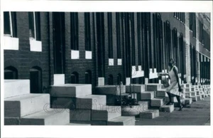1993 Press Photo Rows of Steps Apartments Sandtown Winchester Baltimore MD - Picture 1 of 2