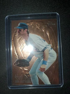 DON MATTINGLY 1995 FLAIR HOT GLOVES CARD #8 NEW YORK YANKEES NEW MINT - Bild 1 von 2