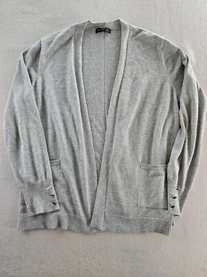 Cárdigan suéter Verve Ami para mujer grande gris tejido acanalado bolsillos delanteros abiertos Foto 1 de 4