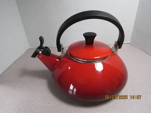 Le Creuset Rot 1,6 Quart Teekessel - Bild 1 von 7