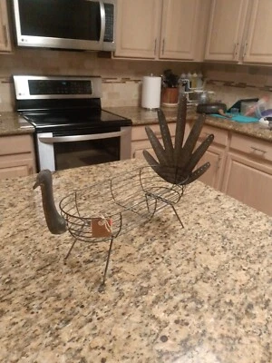 Cesta de pan de pavo de metal para pastel de barro Foto 1 de 4