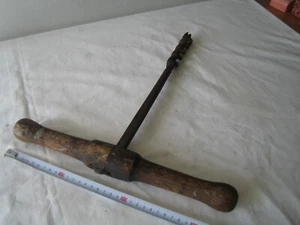 Large antique auger - Picture 1 of 4