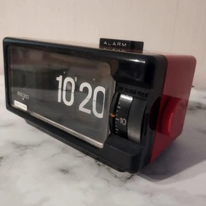 SEIKO Flip-Up Clock, Showa Retro Style, DP 690T, 50/60Hz, Red and Black - Picture 1 of 11