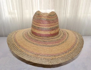 Cappello da sole donna nuovo con etichette BCBGMAXAZRIA Fedora 5 1/2" tesa larga 100% paglia di rafia O/S - Foto 1 di 12