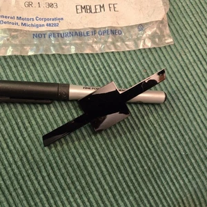 GM NEW Front Bumper Grille Emblem BOWTIE, 1994-96 LUMINA 10229461 - Picture 1 of 3