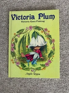 Vintage Victoria Plum Book - Victoria goes fishing Angela Rippon 1981 - Picture 1 of 4