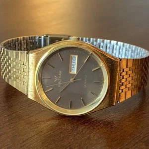 Waltham Quartz XD-834 Day/Date Gold Tone Men’s 33mm Vintage Watch ~ New Battery - Picture 1 of 15