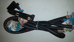 New SCSI Ultra2 LVD & Ultra Wide SCSI3 F WITH TERMINATION & 6 F CONNECTORS - Photo 1/1