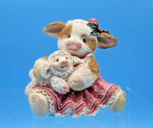 Mary's Moo Moos 1994 "Mooey Christmas To Ewe" Niña Vaca con Cordero Estatuilla 651656 - Imagen 1 de 7