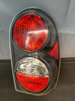 Fits 2002-04 Jeep Liberty Tail Light RH(aftermarket) OEM#:5066842aa - Изображение 1 из 4