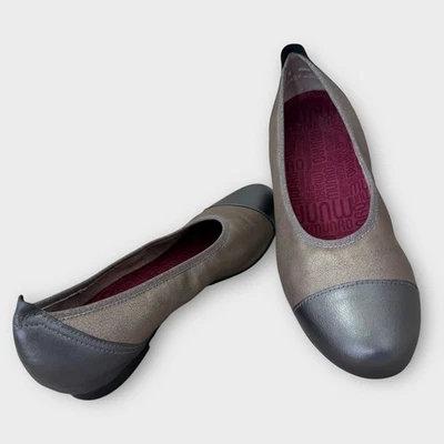 Zapatos planos de ballet de cuero Munro con puntera sin cordones talla 9,5 M gris bronce brillante Foto 1 de 4